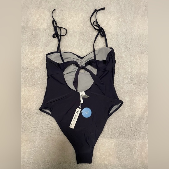 Cupshe sweetheart black one piece - Picture 2 of 2